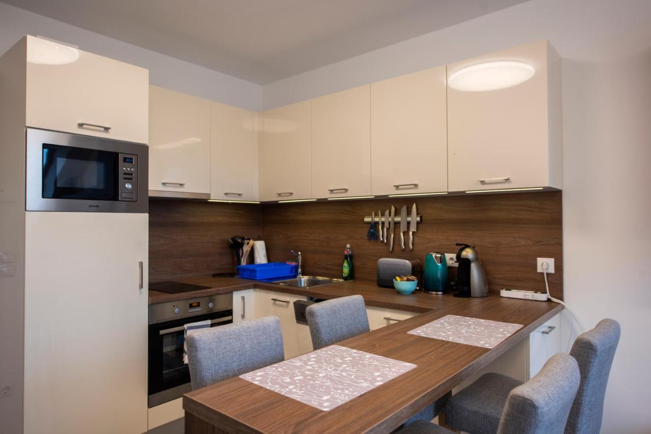 Zsuka Apartman Free Parking Pecs Exterior photo