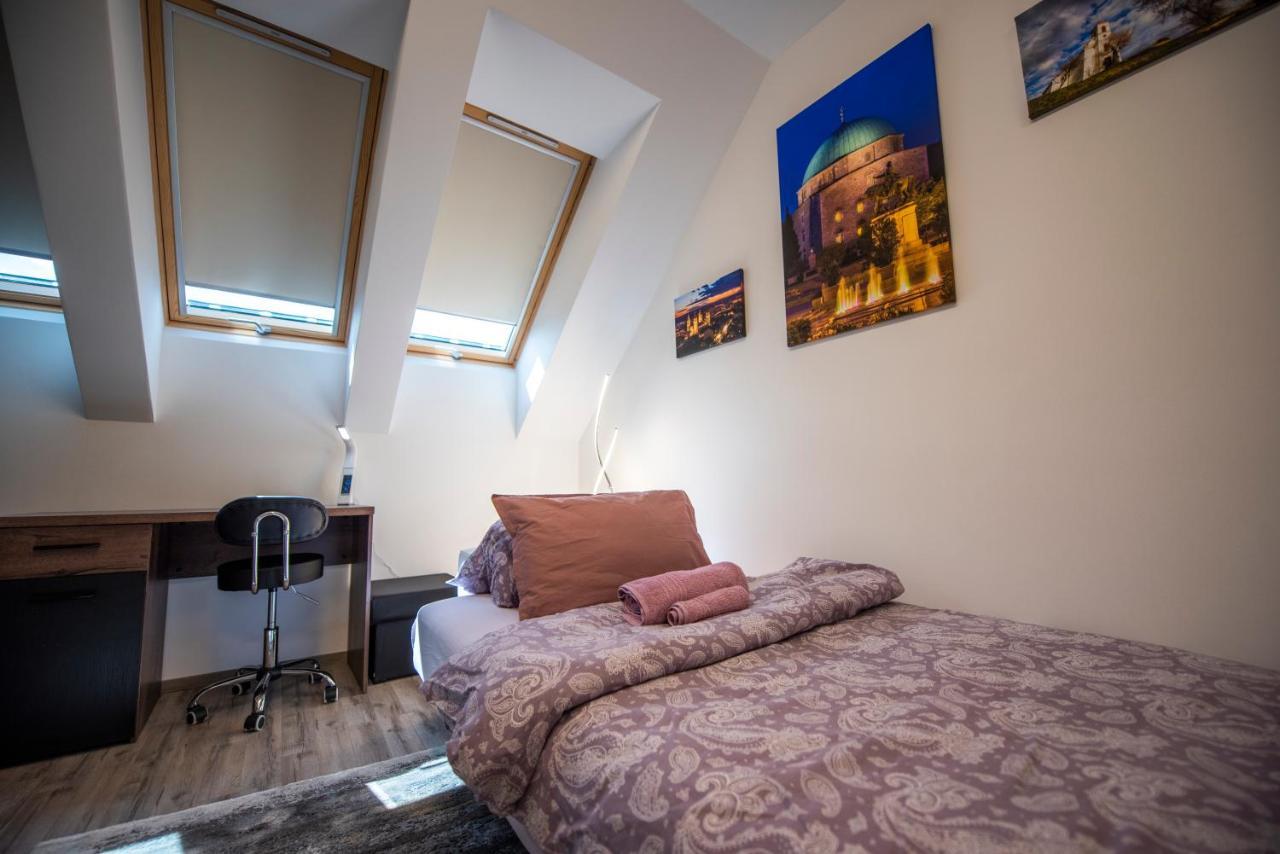 Zsuka Apartman Free Parking Pecs Exterior photo