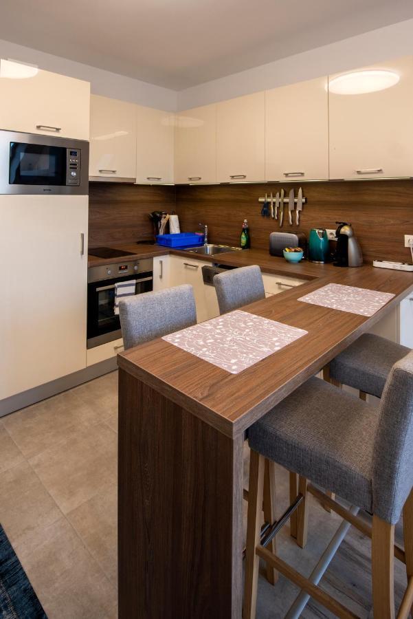 Zsuka Apartman Free Parking Pecs Exterior photo