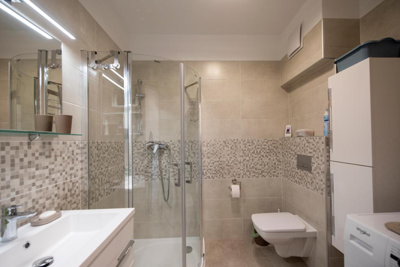 Zsuka Apartman Free Parking Pecs Exterior photo