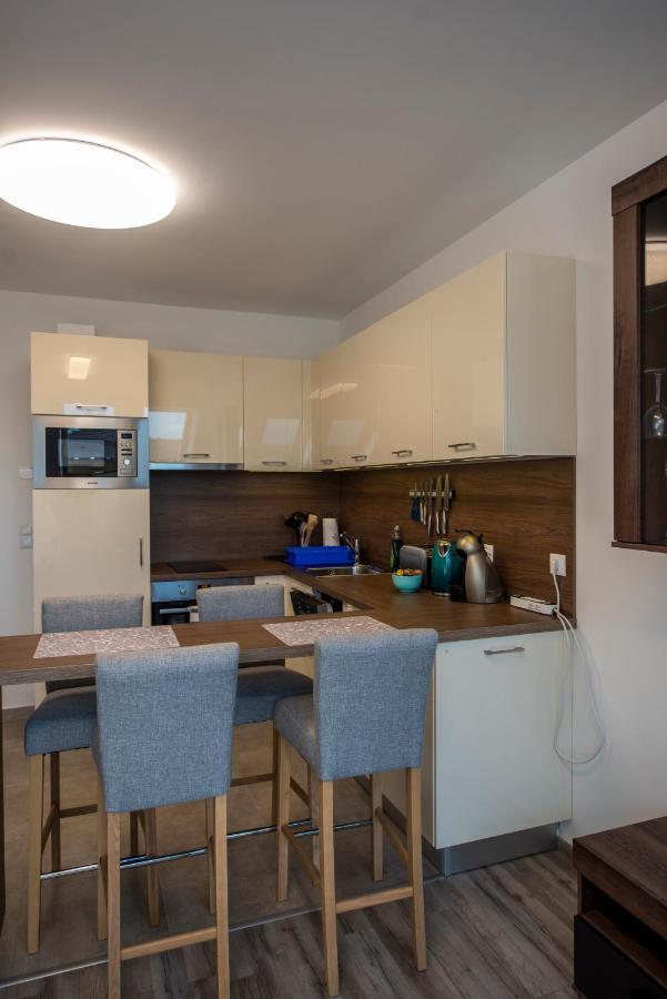 Zsuka Apartman Free Parking Pecs Exterior photo