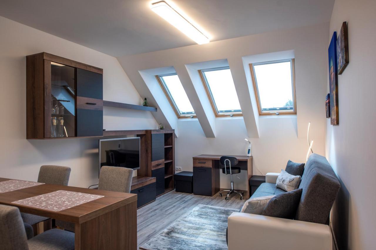 Zsuka Apartman Free Parking Pecs Exterior photo
