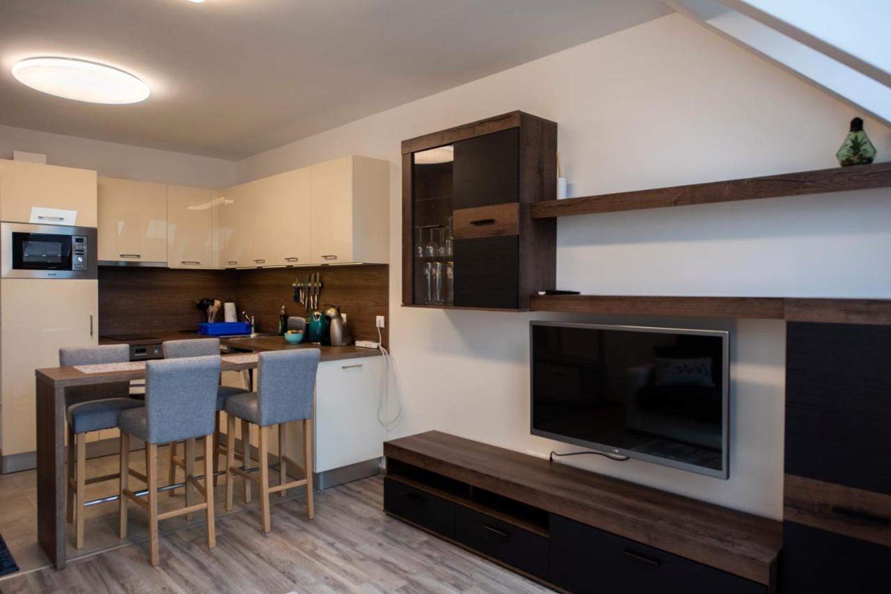 Zsuka Apartman Free Parking Pecs Exterior photo